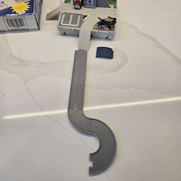 Micro Machine Travel City Fold Up Playsets by Galoob from 1989 - Picture 6 of 12